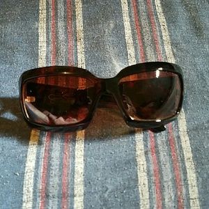 Jessica Simpson sunglasses